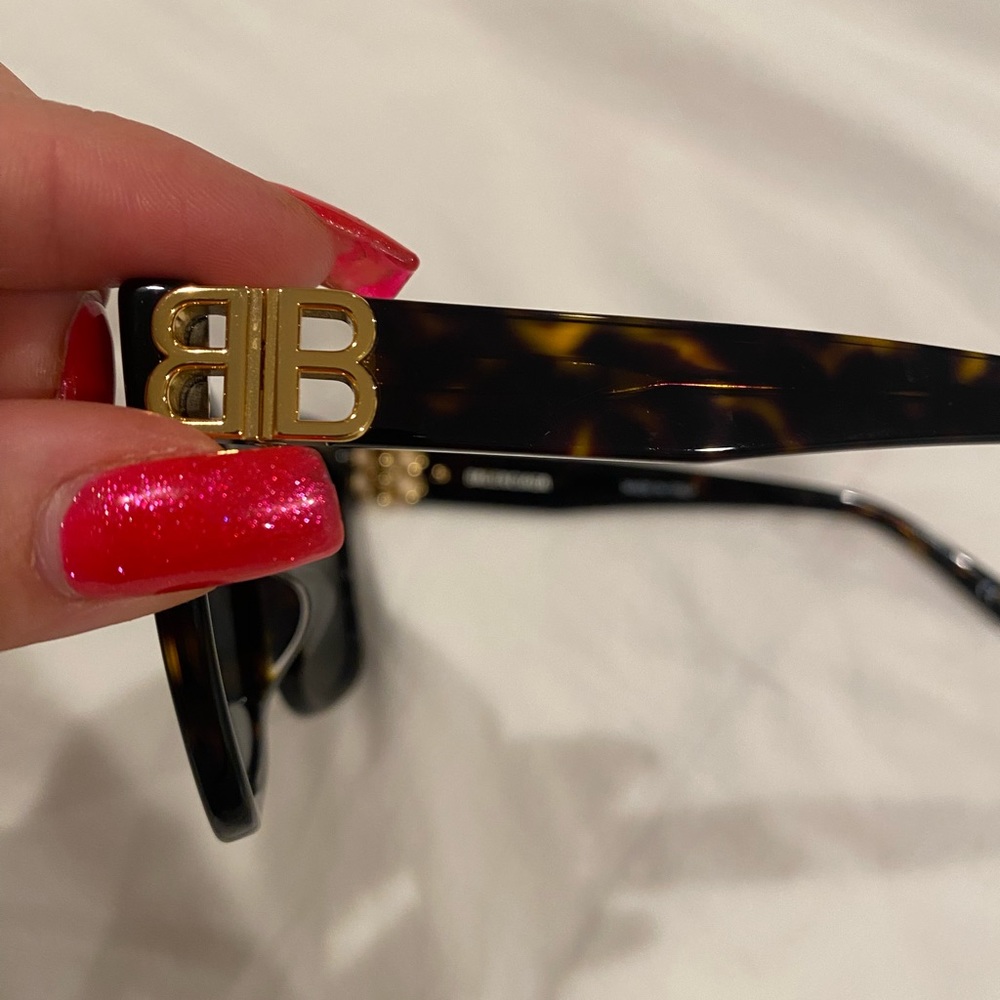 BALENCIAGA WOMEN'S DYNASTY CAT SUNGLASSES IN DARK HAVANA - Picture 3 of 7